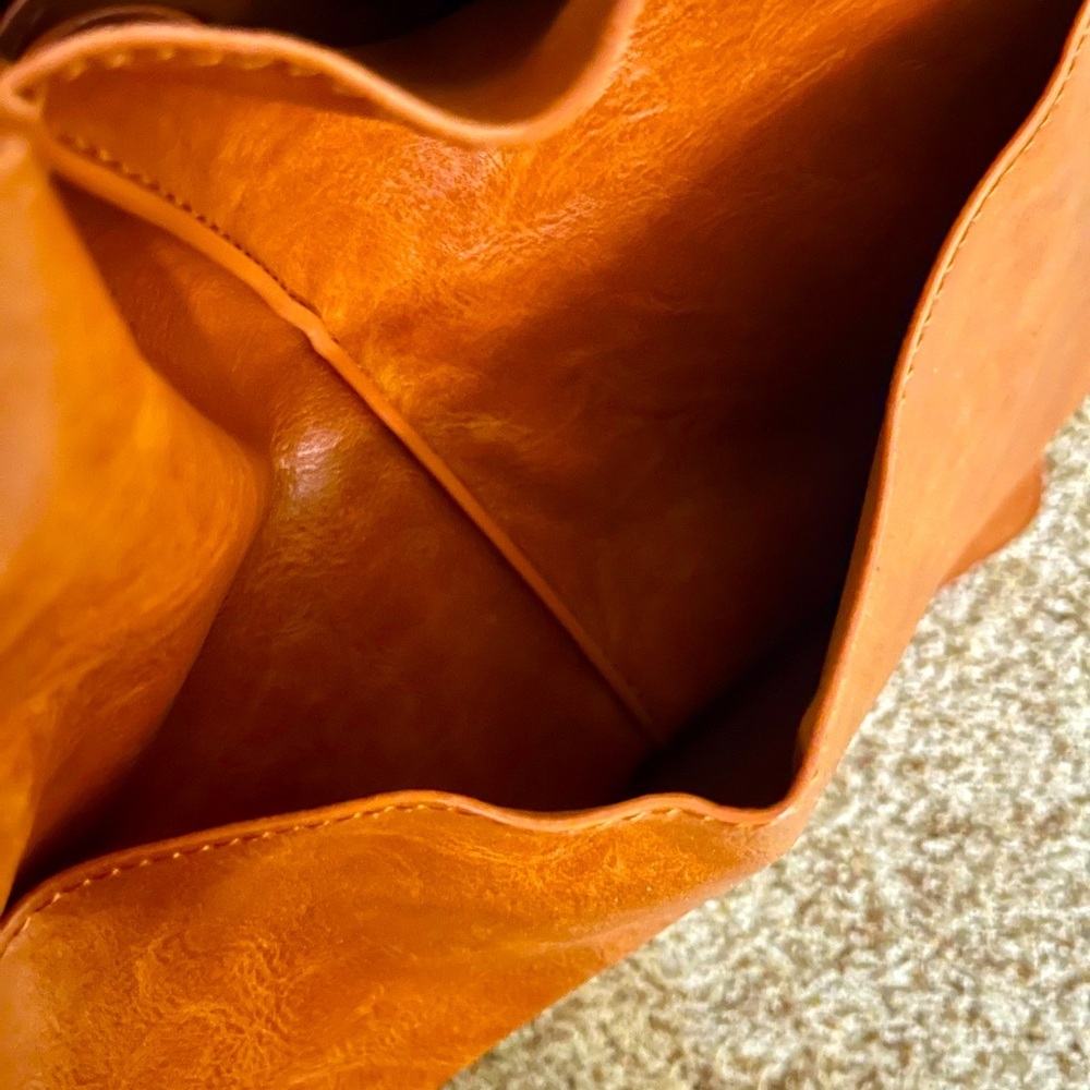 Hobo Leather Tote Bag - Oversized - Picture 6 of 10